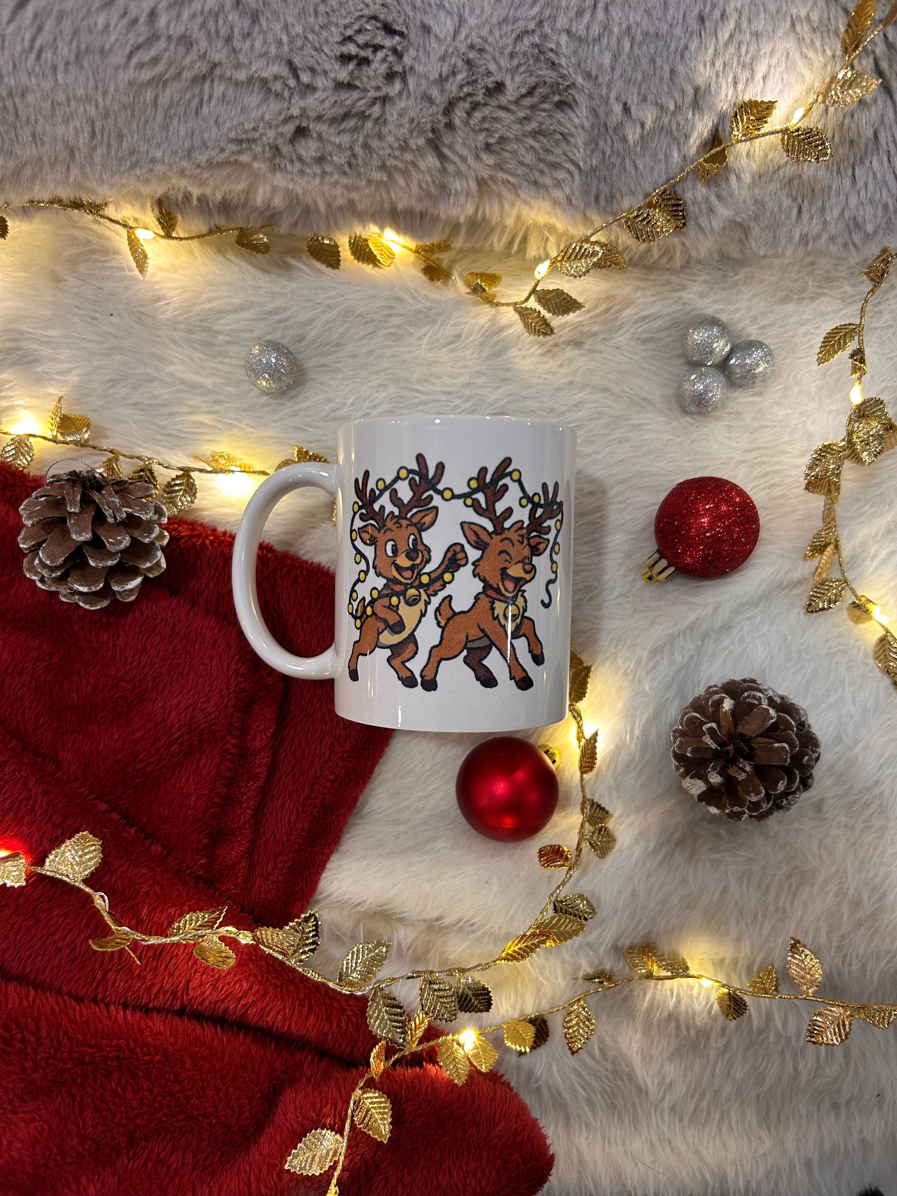Mug édition Noël et Nouvel An - Rennes et guirlande lumineuse